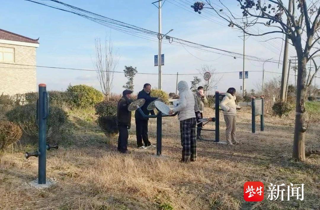 東臺市弶港鎮傾心為民辦實事 增添健身器材暖人心:健身器材
