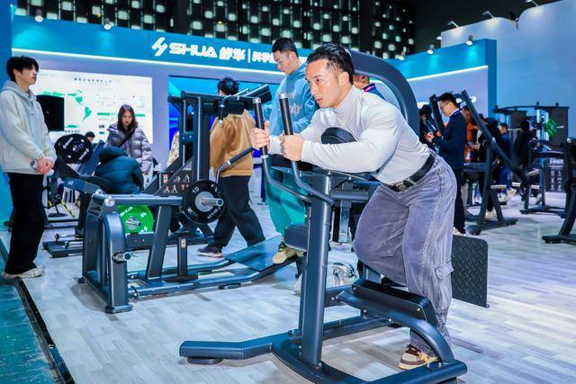 舒華體育參展2025IWF：健身器材與健身服務雙輪驅動展品牌實力:健身器材
