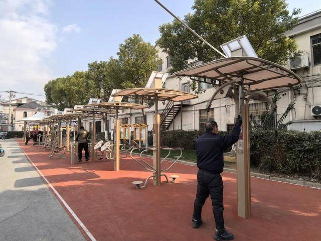 科技感十足<strong></p>
<p>健身器材
</strong>！葉榭鎮(zhèn)這里的智能健身器材“上崗”:健身器材
