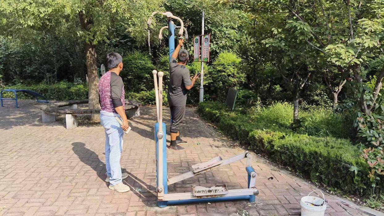 為民辦實事｜上高街道雙龍社區(qū)快速修復健身器材<strong></p>
<p>健身器材
</strong>，守護居民 “運動安全”:健身器材

